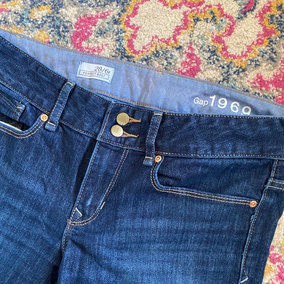 Gap Jeans Perfect Boot - Picture 2 of 3